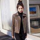 [Llevá 2 Pagá 1] Campera Femenina Luara de Cuero Legítimo con Bolsillos Laterales (¡Textura suave y diseño retro!)